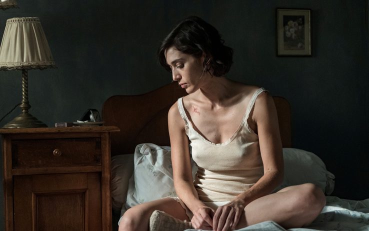 lizzy_caplan.jpg